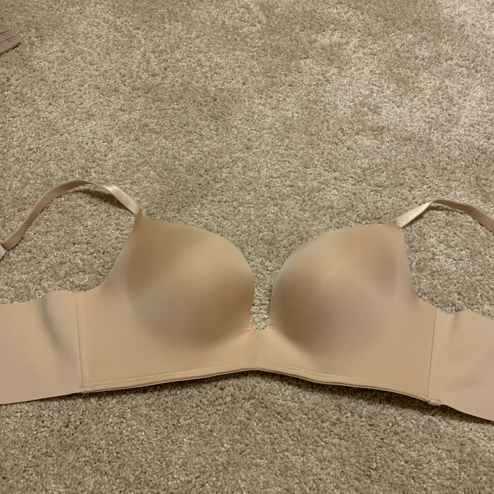 BNWOT nude color bra - Picture 3 of 3